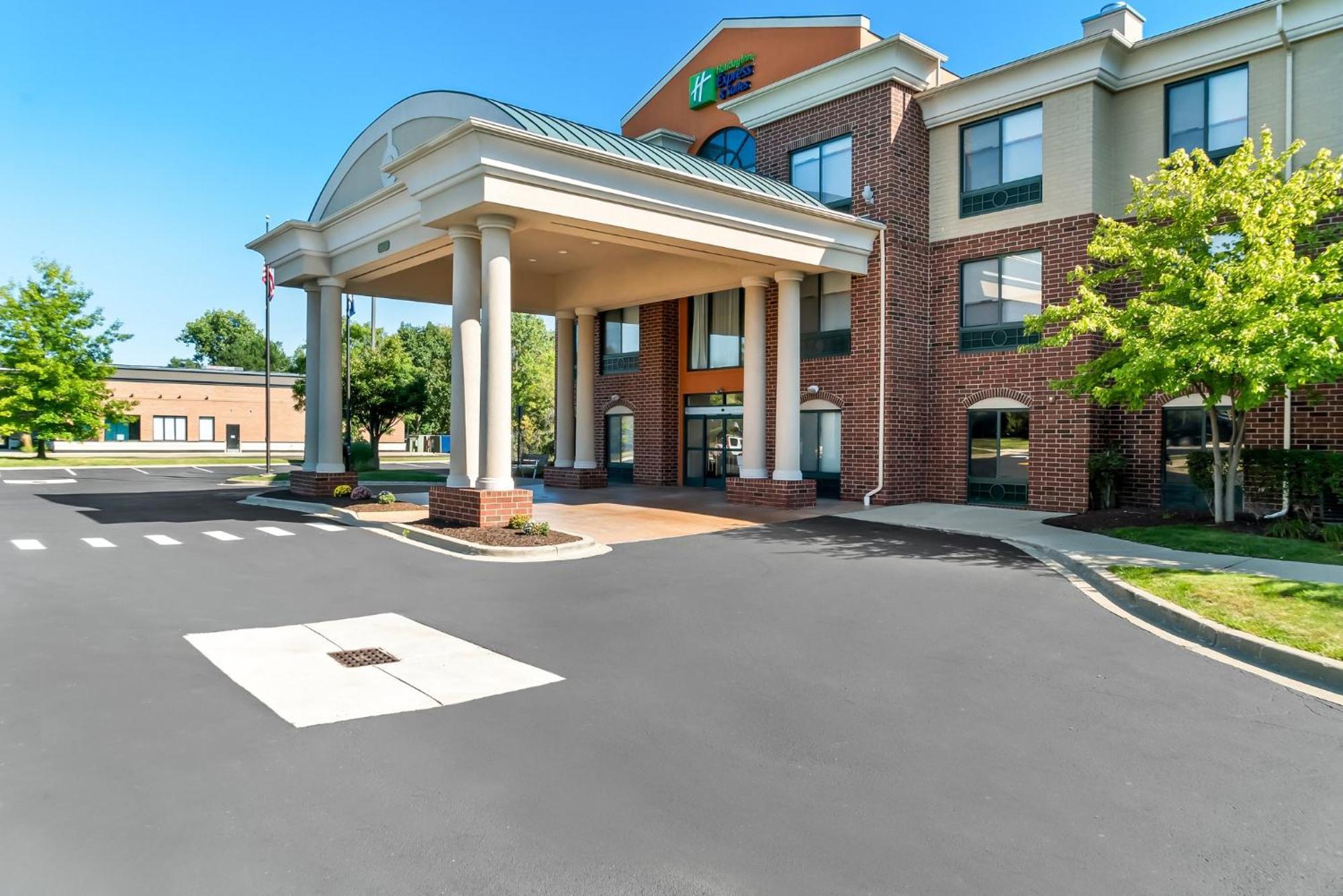 Holiday Inn Express & Suites Detroit - Novi By Ihg Extérieur photo