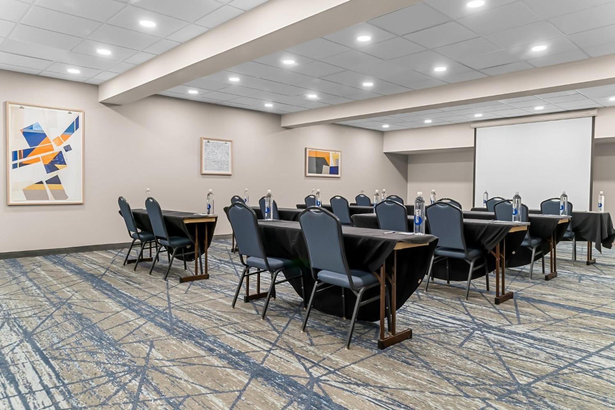 Holiday Inn Express & Suites Detroit - Novi By Ihg Extérieur photo