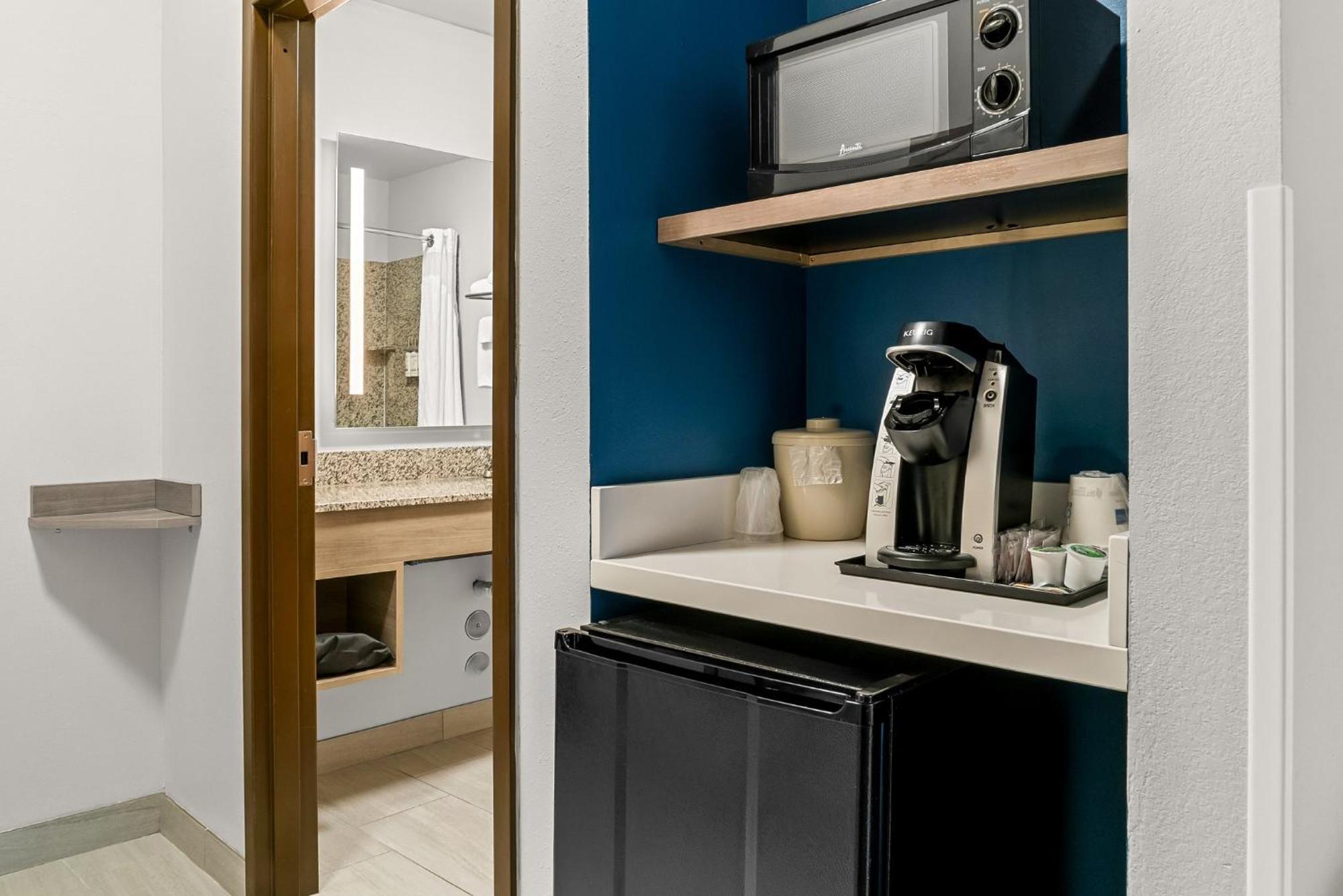 Holiday Inn Express & Suites Detroit - Novi By Ihg Extérieur photo
