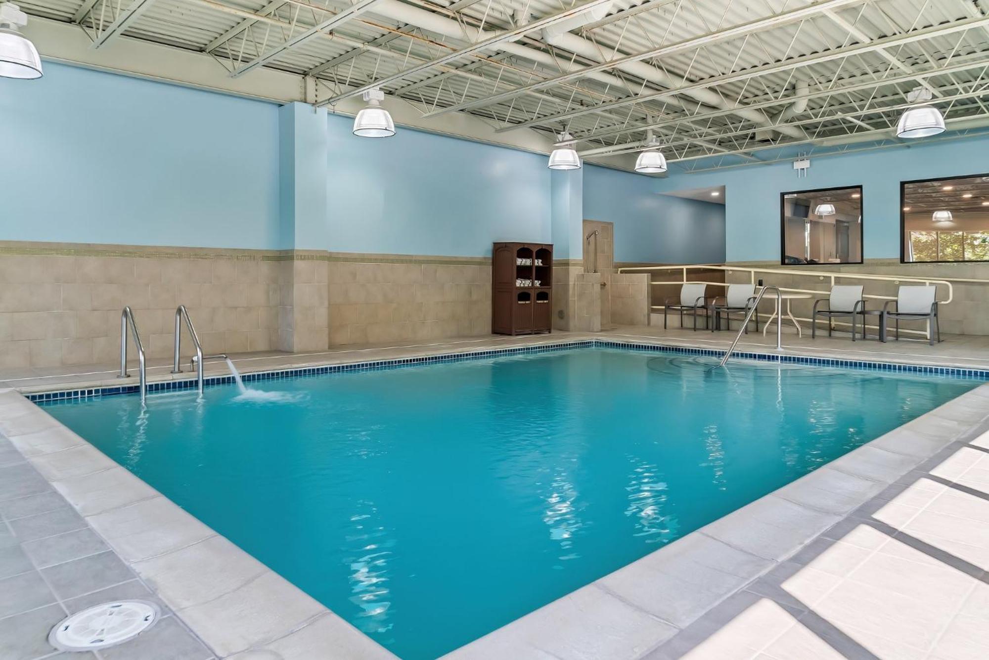 Holiday Inn Express & Suites Detroit - Novi By Ihg Extérieur photo