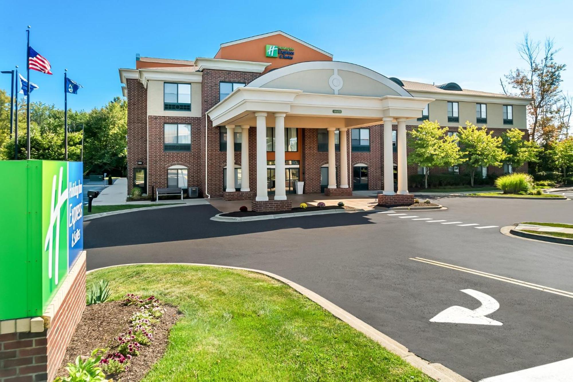 Holiday Inn Express & Suites Detroit - Novi By Ihg Extérieur photo