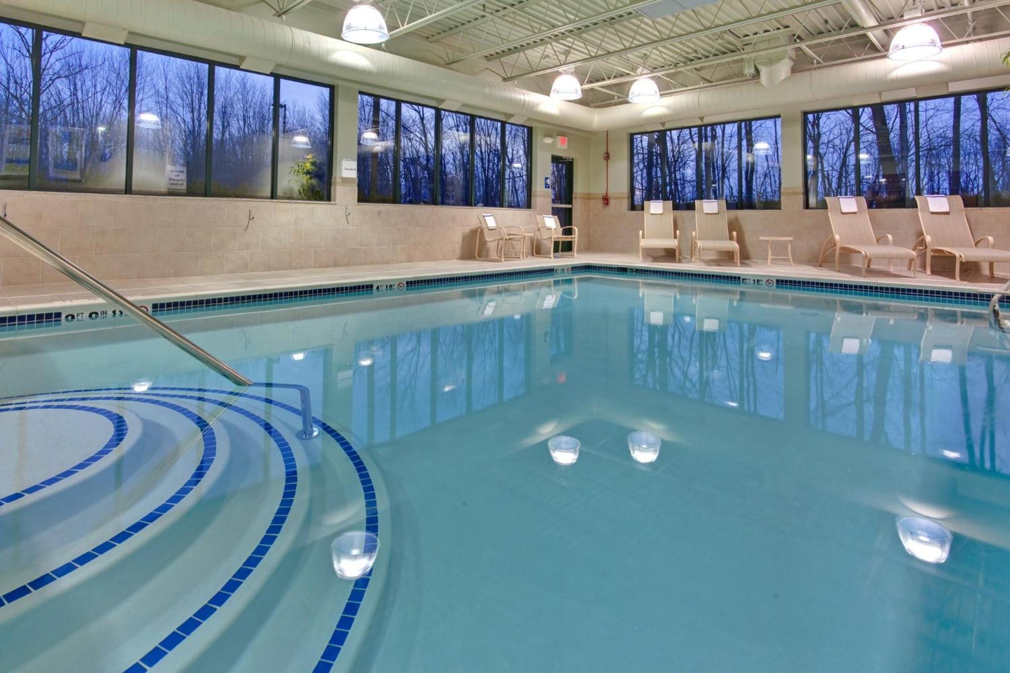 Holiday Inn Express & Suites Detroit - Novi By Ihg Extérieur photo