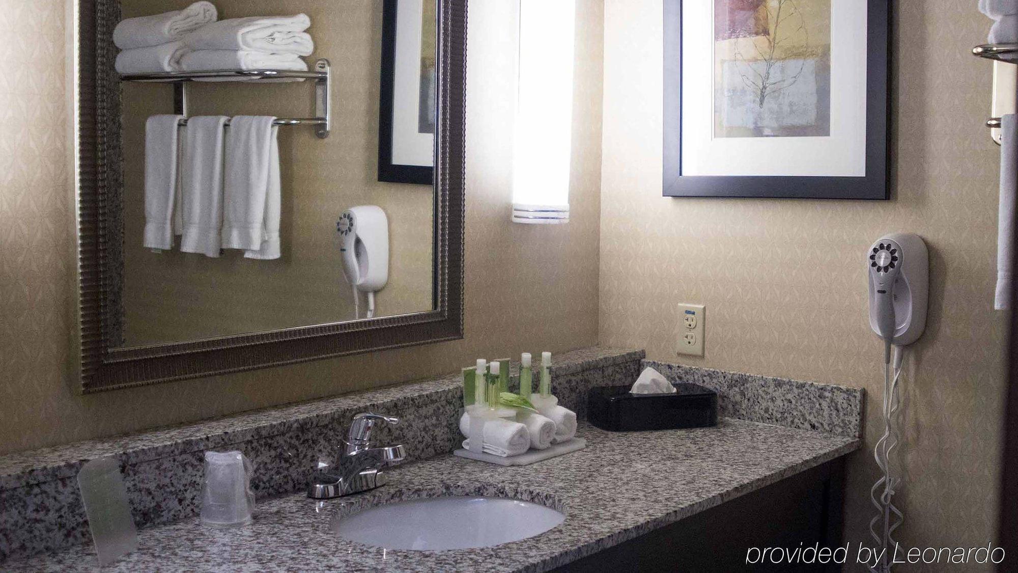 Holiday Inn Express & Suites Detroit - Novi By Ihg Extérieur photo